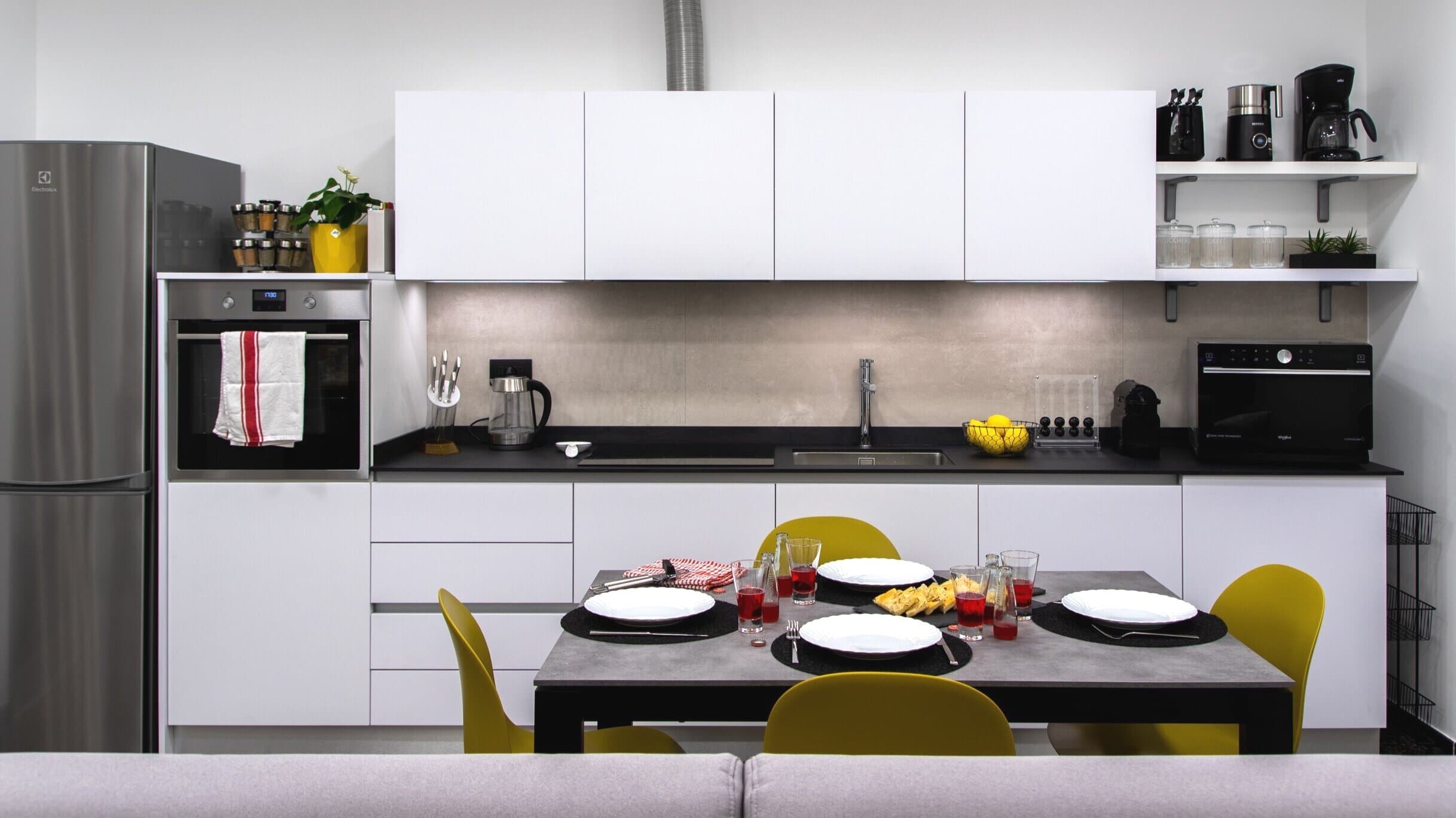 Soggiorno luminoso appartamento ViaArchivolto nel centro storico di Albenga