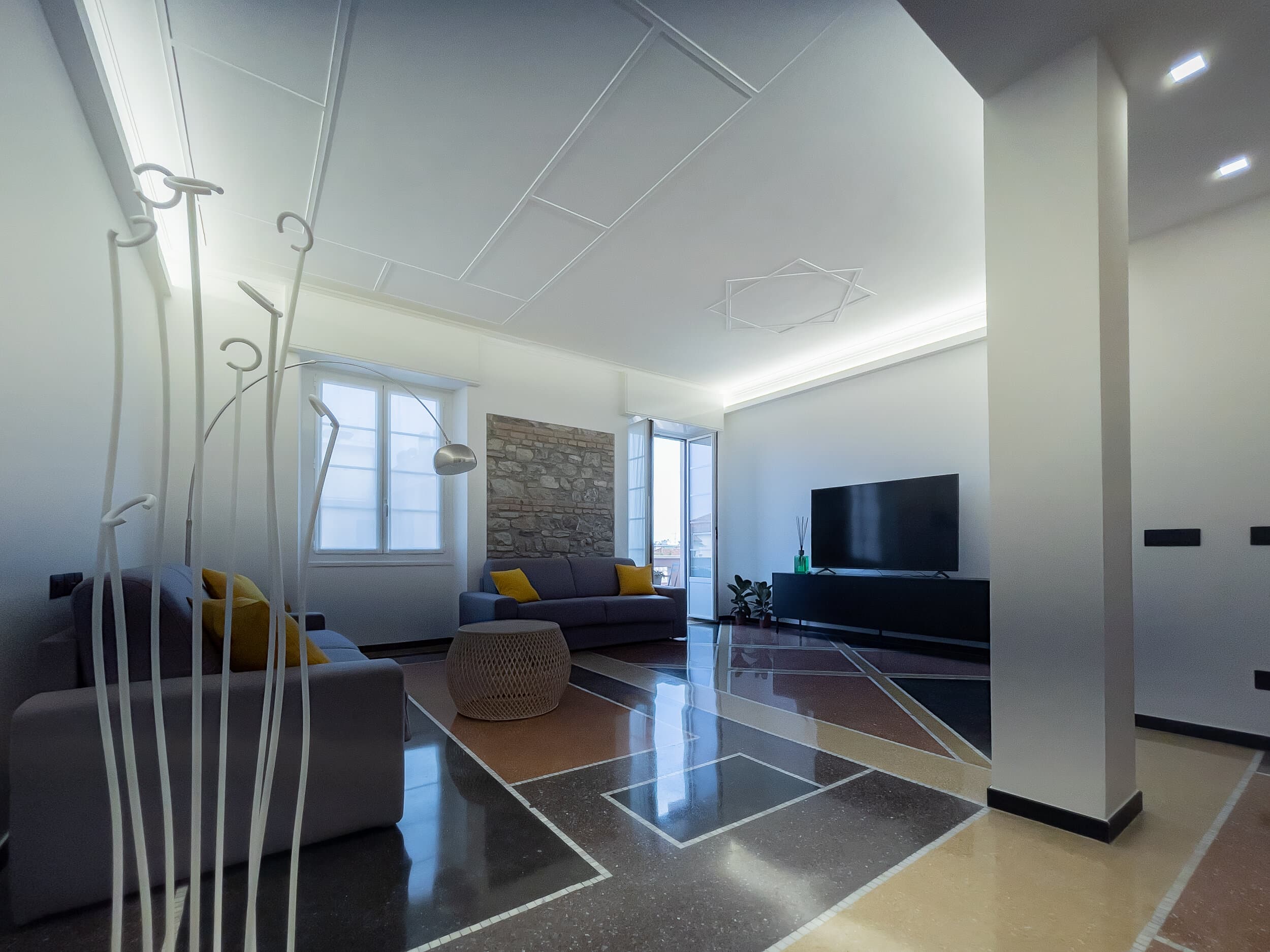 Ingresso luminoso ViaGenova Albenga